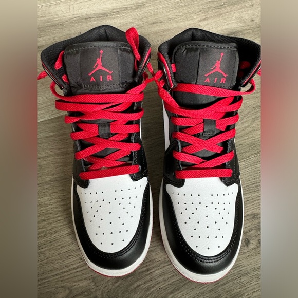 Air Jordan Mid 1 - Picture 3 of 16